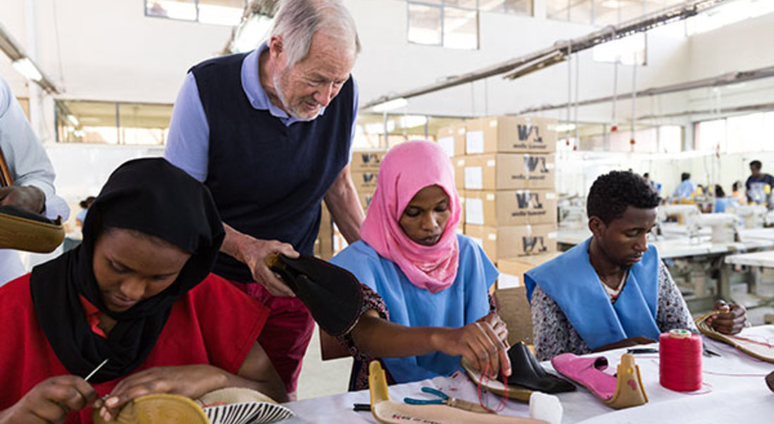 KAŽDÝ PREDANÝ PÁR POMÁHA